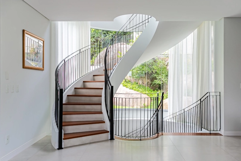 Casa em Cacupé com 4 dormitórios sendo 4 suítes e 3 vagas 319m²: 3ª foto da galeria de imagens do imóvel