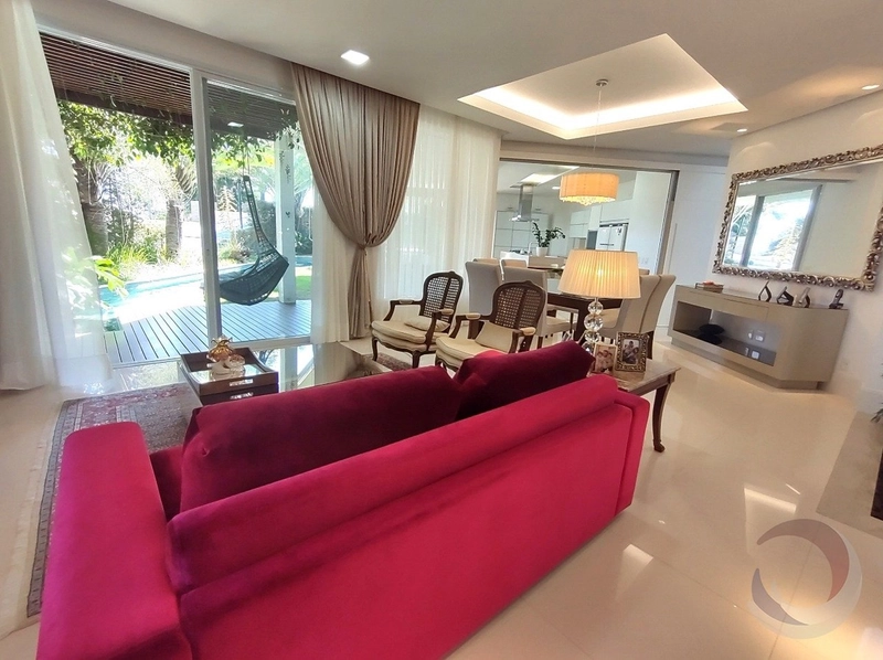 Casa residencial em condomínio fechado no Cacupé com 04 suítes: 1ª foto da galeria de imagens do imóvel