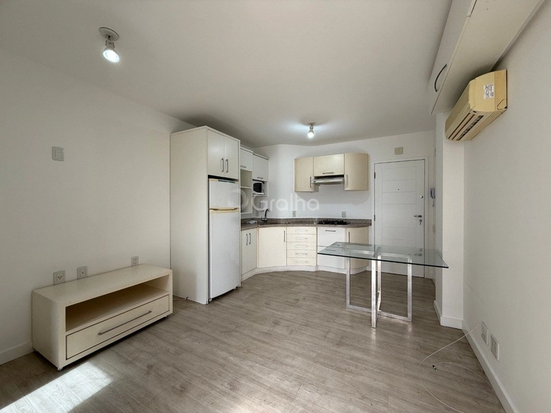 Apartamento no Centro com 1 dormitório com 1 vaga: 2ª foto da galeria de imagens do imóvel