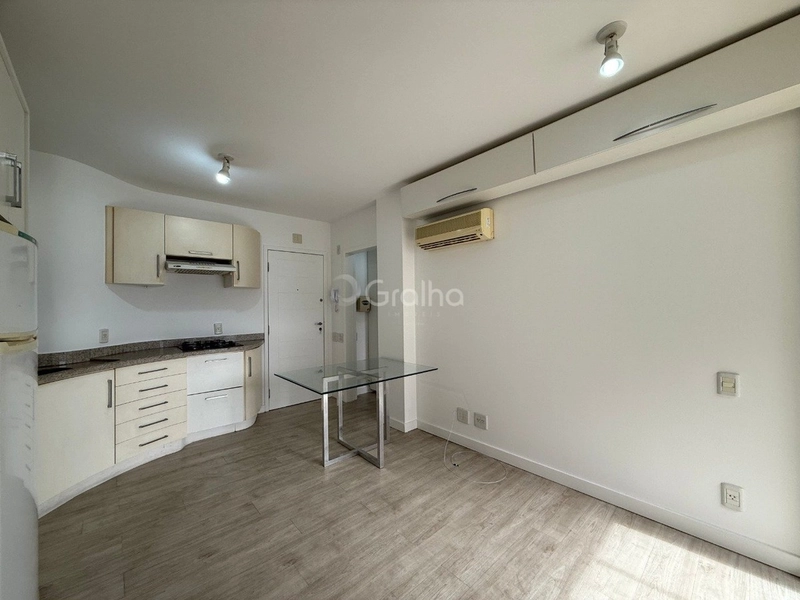 Apartamento no Centro com 1 dormitório com 1 vaga: 1ª foto da galeria de imagens do imóvel