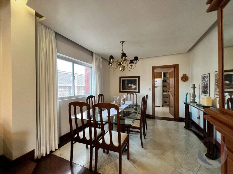 Apartamento no Centro com 4 dormitórios, sendo 2 suítes e 3 vagas: 9ª foto da galeria de imagens do imóvel