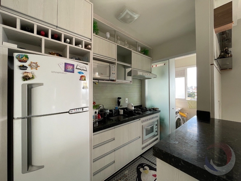 Apartamento em Capoeiras com 2 dormitórios sendo 1 suíte e 1 vaga: 3ª foto da galeria de imagens do imóvel