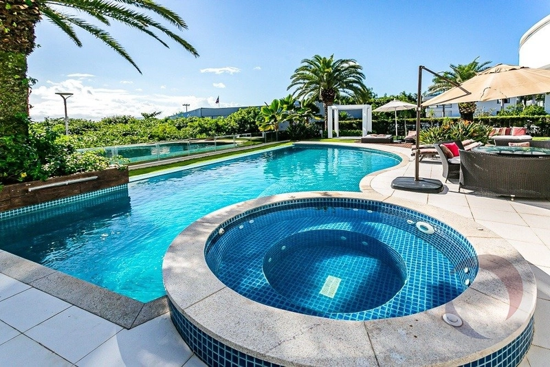 Casa residencial com 5 suítes em Jurerê Internacional: 1ª foto da galeria de imagens do imóvel