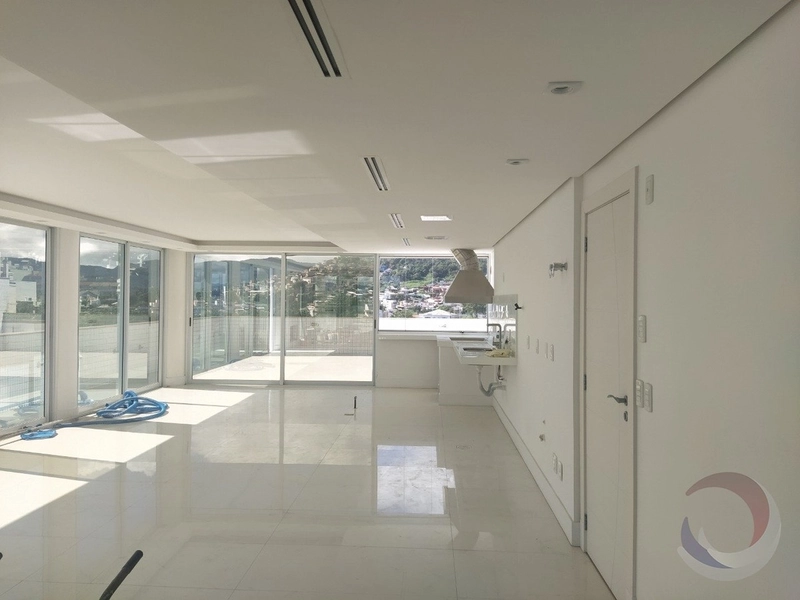 Cobertura na Beira Mar Norte com 4 suítes e 4 vagas - 431,55m²: 1ª foto da galeria de imagens do imóvel