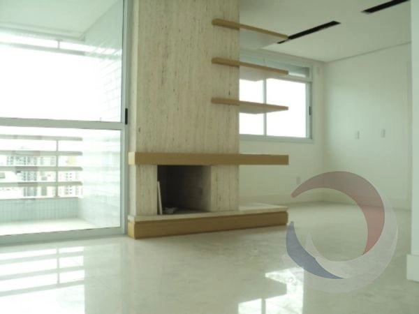 Cobertura na Beira Mar Norte com 4 suítes e 4 vagas - 431,55m²: 6ª foto da galeria de imagens do imóvel