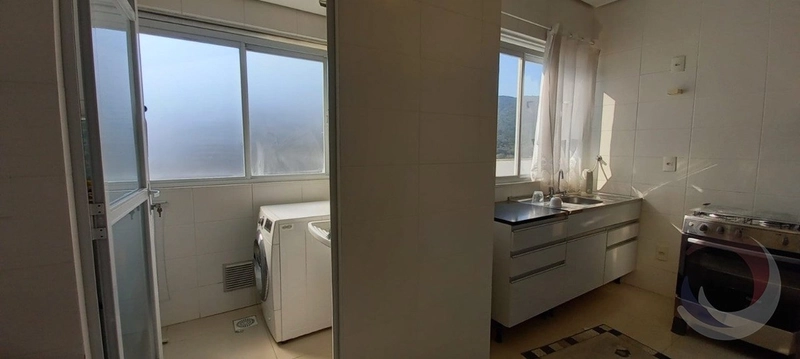 Cobertura a venda no Saco Grande com 2 dormitórios 1 suíte 2 vgs: 10ª foto da galeria de imagens do imóvel
