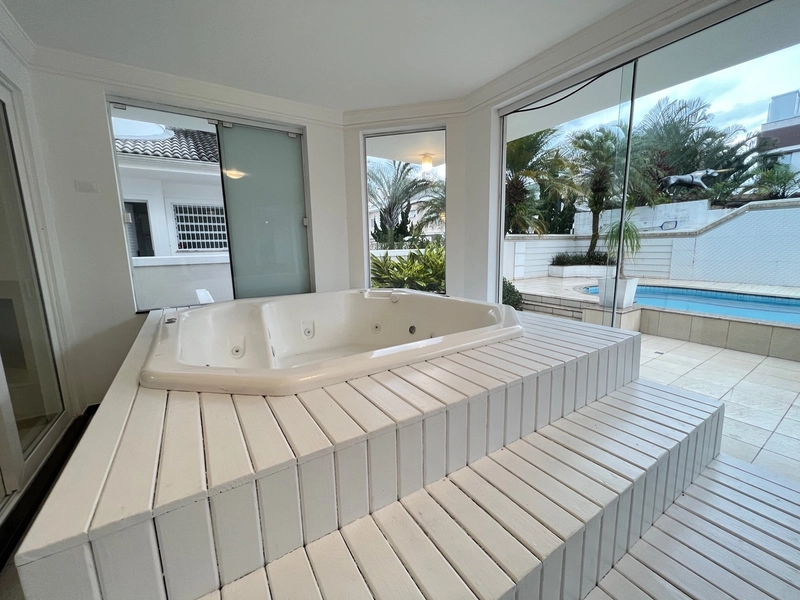 Casa em Jurere Internacional com 5 suítes e 6 vagas - 627m²: 7ª foto da galeria de imagens do imóvel