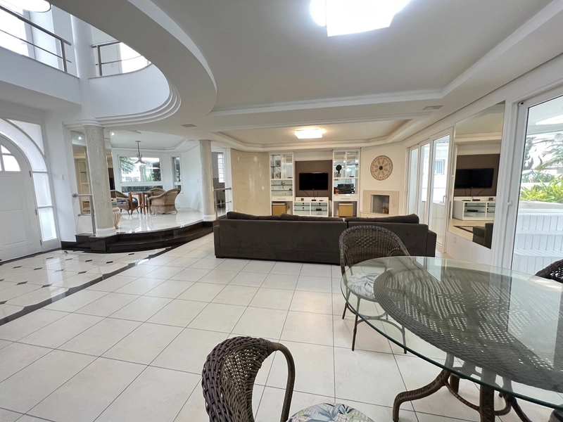 Casa em Jurere Internacional com 5 suítes e 6 vagas - 627m²: 5ª foto da galeria de imagens do imóvel
