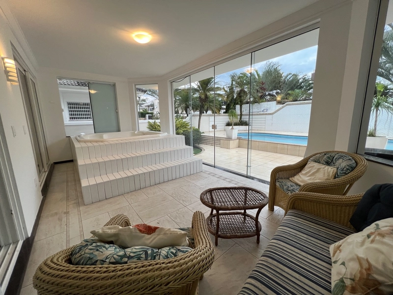 Casa em Jurere Internacional com 5 suítes e 6 vagas - 627m²: 10ª foto da galeria de imagens do imóvel