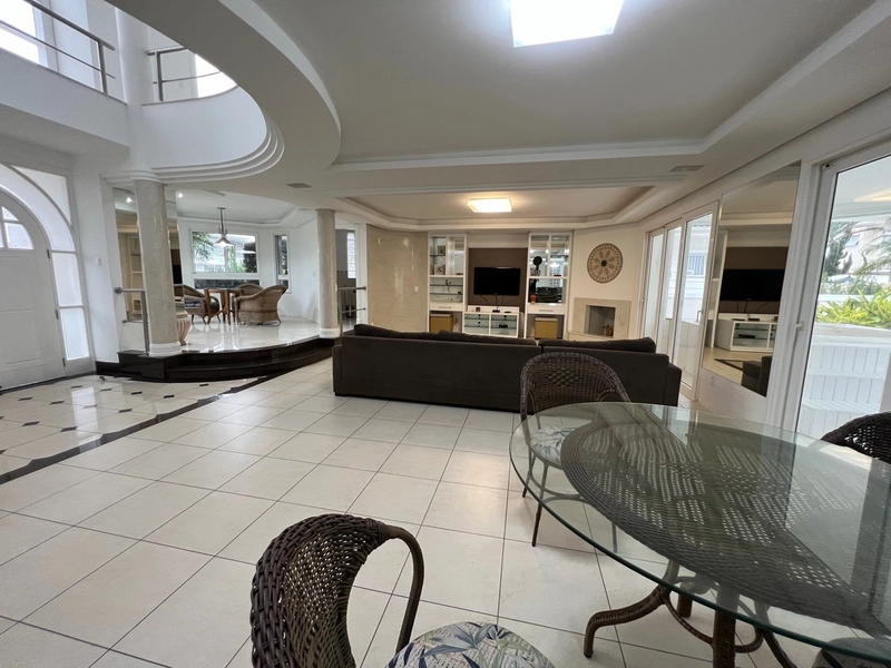 Casa em Jurere Internacional com 5 suítes e 6 vagas - 627m²: 2ª foto da galeria de imagens do imóvel