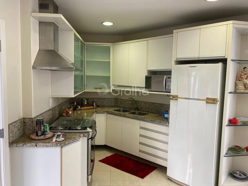 Apartamento na Beira Mar com 3 dormitórios, sendo 1 suítes e 1 vaga: 8ª foto da galeria de imagens do imóvel