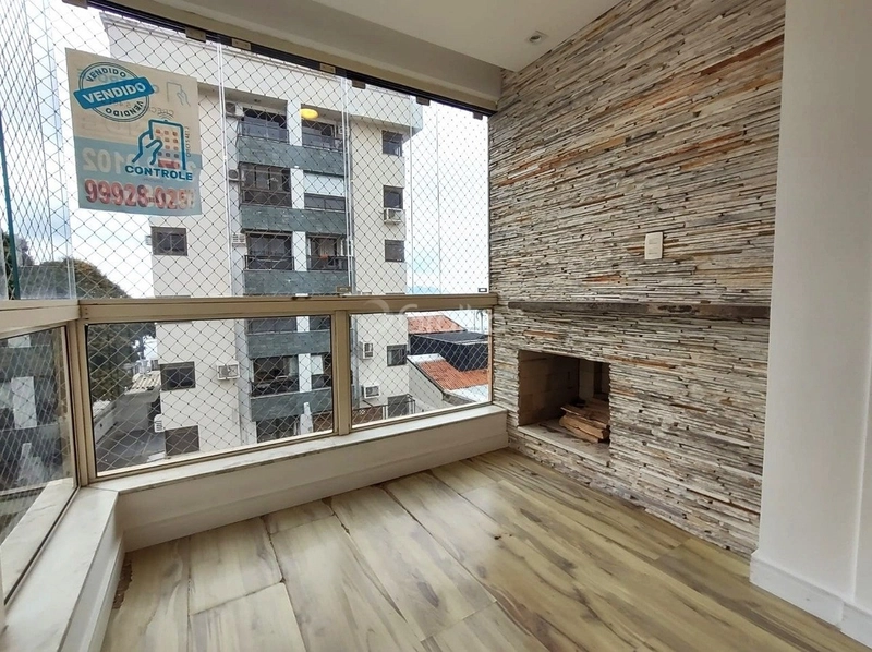 Apartamento em Coqueiros com 3 dormitórios, sendo 1 suíte e 2 vagas: 7ª foto da galeria de imagens do imóvel