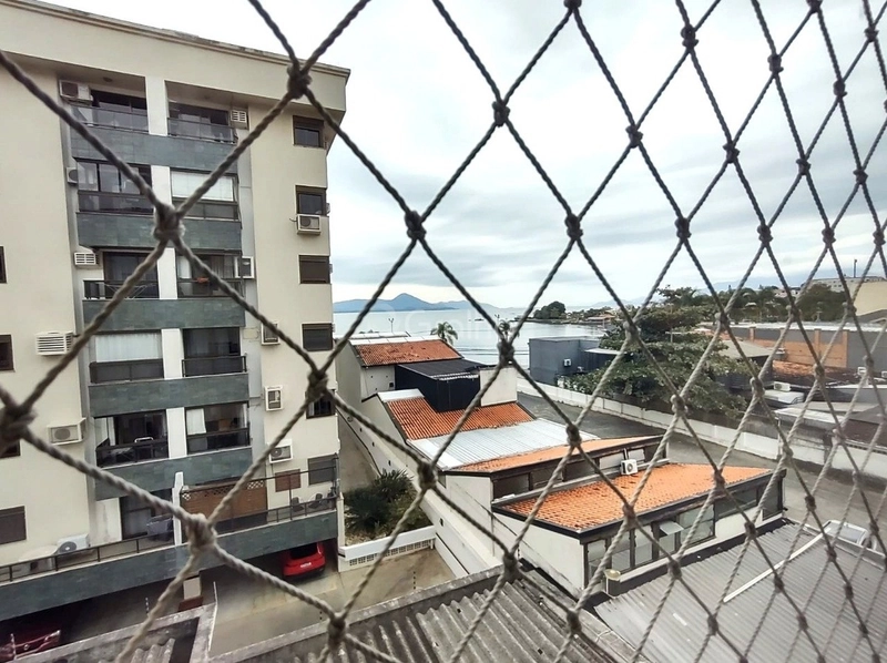 Apartamento em Coqueiros com 3 dormitórios, sendo 1 suíte e 2 vagas: 24ª foto da galeria de imagens do imóvel