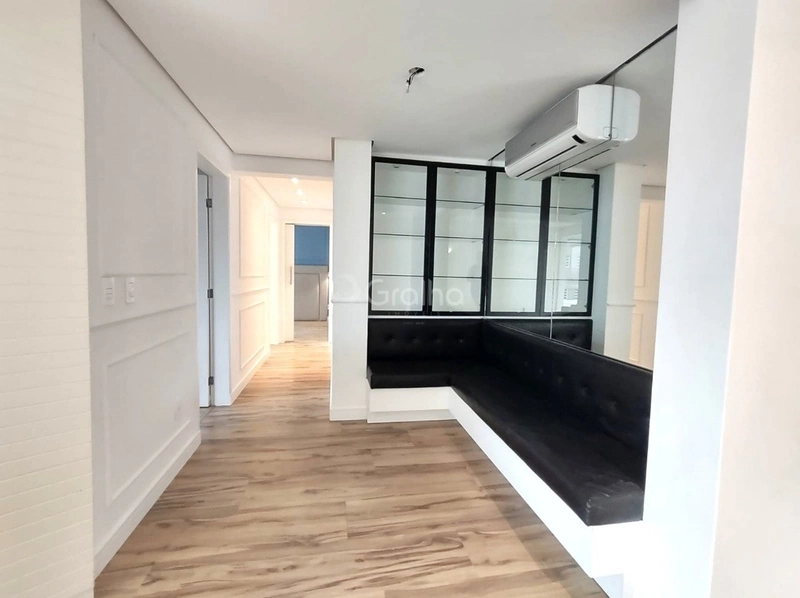 Apartamento em Coqueiros com 3 dormitórios, sendo 1 suíte e 2 vagas: 6ª foto da galeria de imagens do imóvel