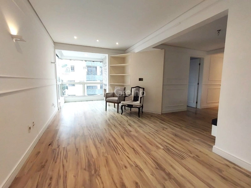 Apartamento em Coqueiros com 3 dormitórios, sendo 1 suíte e 2 vagas: 3ª foto da galeria de imagens do imóvel