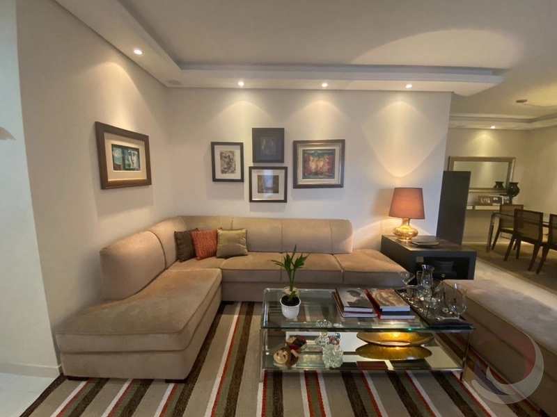 Apartamento no Centro com 4 dormitórios 1 suíte e 2 vagas: 1ª foto da galeria de imagens do imóvel