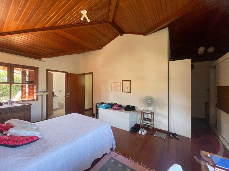 Casa no Rio Tavares com 4 dormitórios sendo 1 suítes e 2 vagas -200m²: 10ª foto da galeria de imagens do imóvel