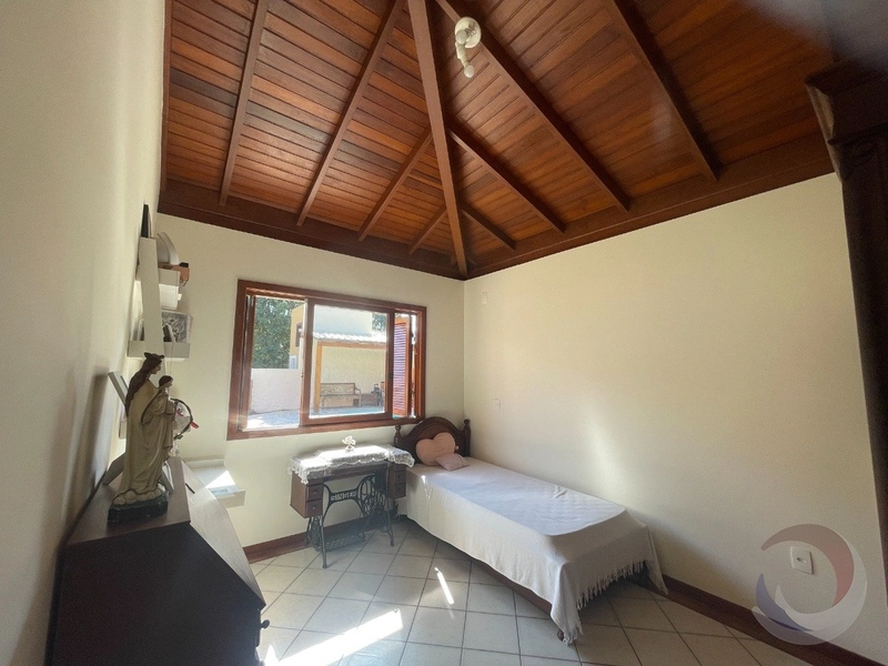 Casa no Rio Tavares com 4 dormitórios sendo 1 suítes e 2 vagas -200m²: 6ª foto da galeria de imagens do imóvel