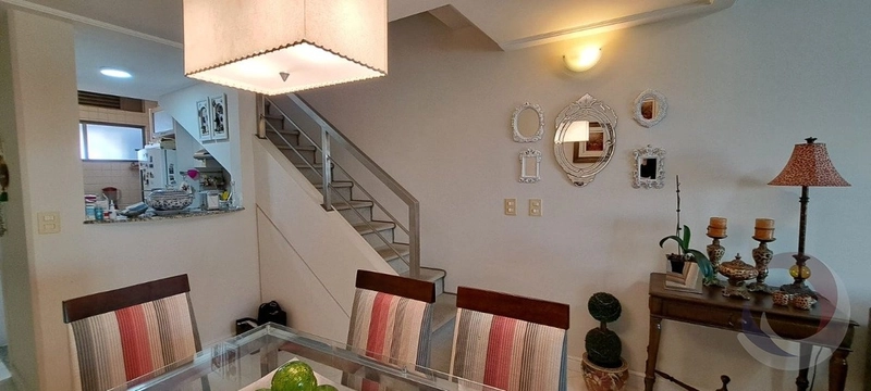 Apartamento Duplex Beira Mar com 2 dormitórios, sendo 1 suíte e 1 vg: 10ª foto da galeria de imagens do imóvel
