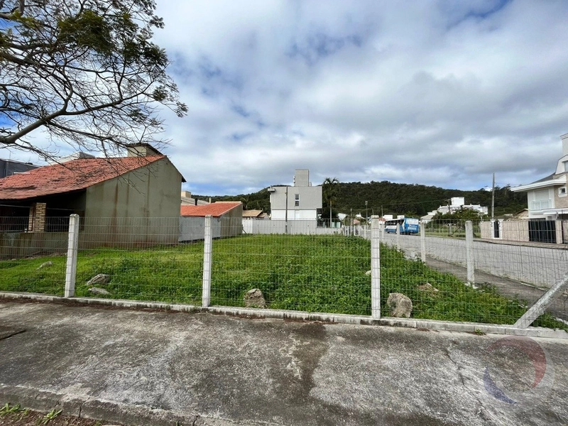 Terreno a venda em Jurere com 450 m² de área.: 3ª foto da galeria de imagens do imóvel