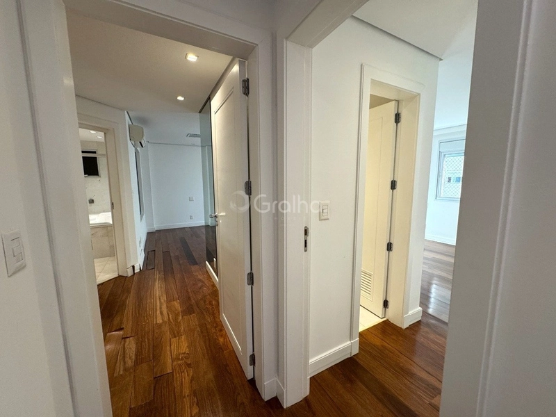 Apartamento na Beira Mar com 4 suítes e 4 vagas - 316m²: 45ª foto da galeria de imagens do imóvel