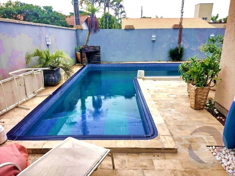 Casa no Campeche com 5 dormitórios sendo 2 suítes e 4 vagas: 4ª foto da galeria de imagens do imóvel