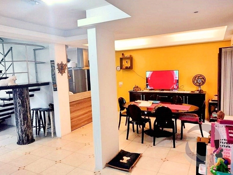 Casa no Campeche com 5 dormitórios sendo 2 suítes e 4 vagas: 8ª foto da galeria de imagens do imóvel