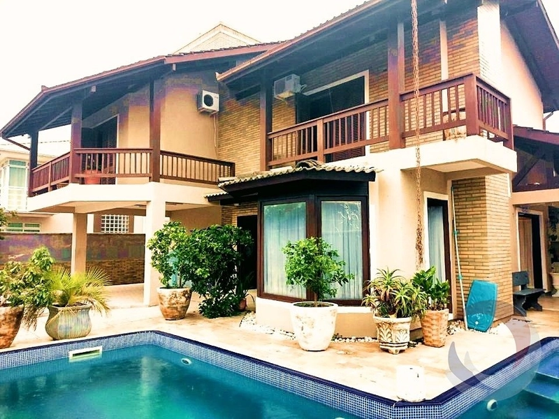Casa no Campeche com 5 dormitórios sendo 2 suítes e 4 vagas: 2ª foto da galeria de imagens do imóvel