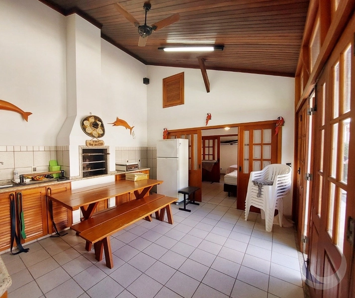 Casa no Córrego Grande com 6 dormitórios 3 suítes e 4 vagas: 8ª foto da galeria de imagens do imóvel
