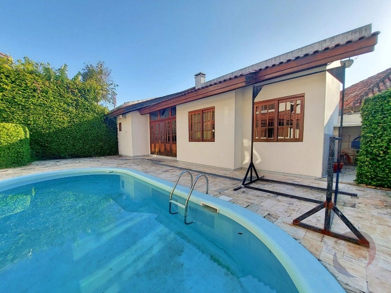 Casa no Córrego Grande com 6 dormitórios 3 suítes e 4 vagas: 3ª foto da galeria de imagens do imóvel