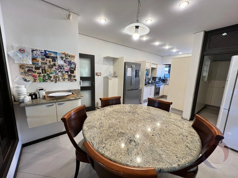 Casa residencial no João Paulo com 6 dormitórios, sendo 4 suítes: 5ª foto da galeria de imagens do imóvel