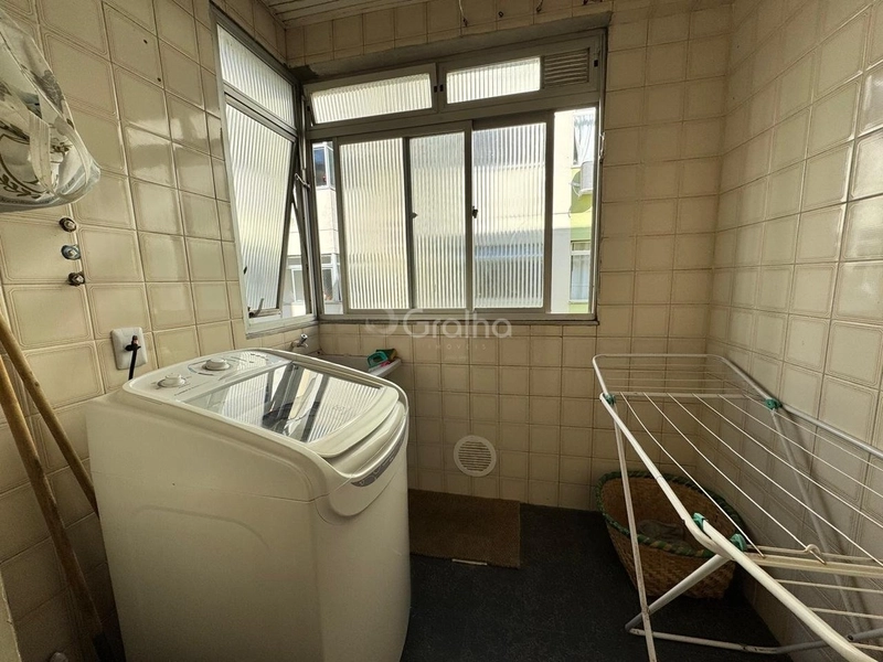 Apartamento em Coqueiros com 2 dormitórios e 1 vaga 69m²: 8ª foto da galeria de imagens do imóvel