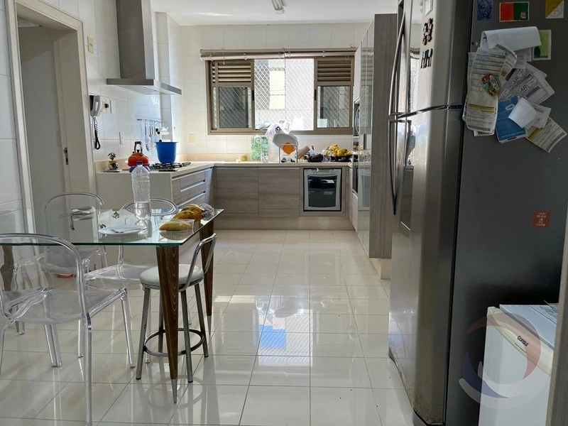 Apartamento na Beira Mar com 4 suítes e 2 vagas ,com 288 m² Vista Mar: 11ª foto da galeria de imagens do imóvel