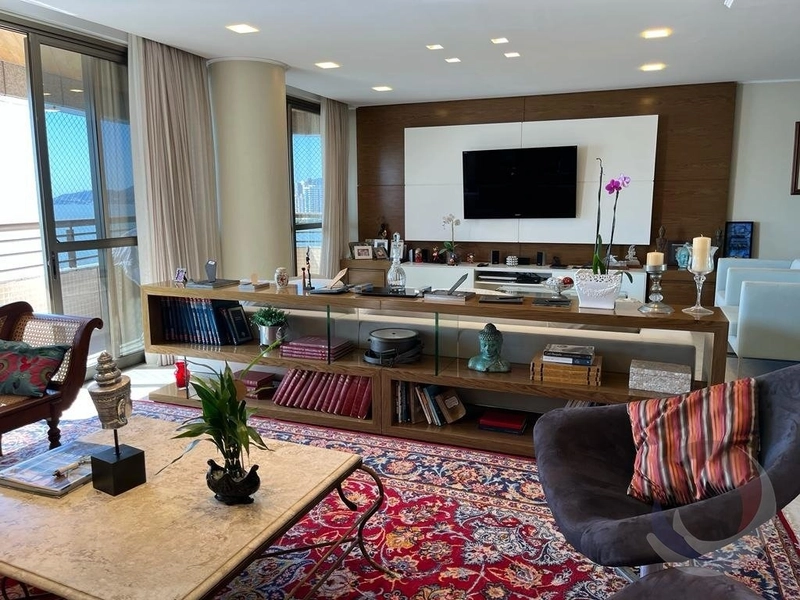 Apartamento na Beira Mar com 4 suítes e 2 vagas ,com 288 m² Vista Mar: 1ª foto da galeria de imagens do imóvel