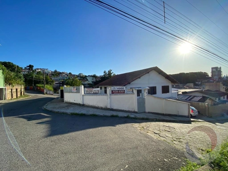 Casa na Agronômica com 5 dormitórios 1 suíte e 3 vagas: 1ª foto da galeria de imagens do imóvel
