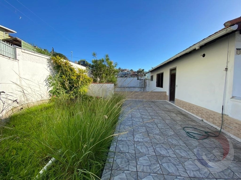 Casa na Agronômica com 5 dormitórios 1 suíte e 3 vagas: 2ª foto da galeria de imagens do imóvel