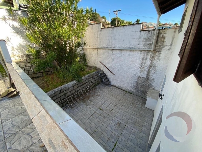 Casa na Agronômica com 5 dormitórios 1 suíte e 3 vagas: 8ª foto da galeria de imagens do imóvel