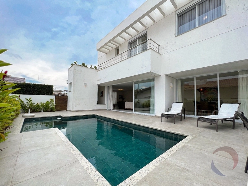 Casa em Jurere Internacional com 6 dormitórios 4 suítes e 6 vagas: 1ª foto da galeria de imagens do imóvel