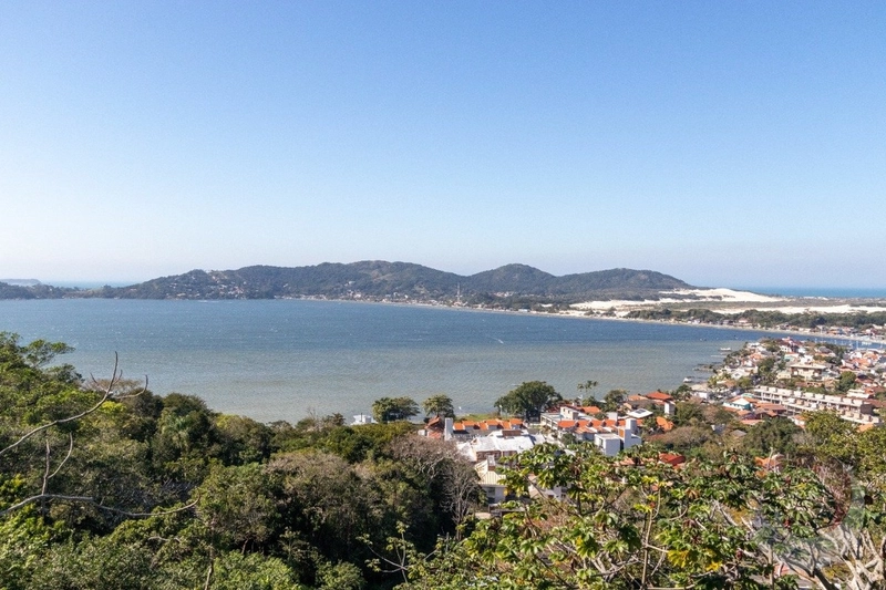 Casa na Lagoa da Conceição com 4 suítes e 4 vagas - 440 m²: 14ª foto da galeria de imagens do imóvel