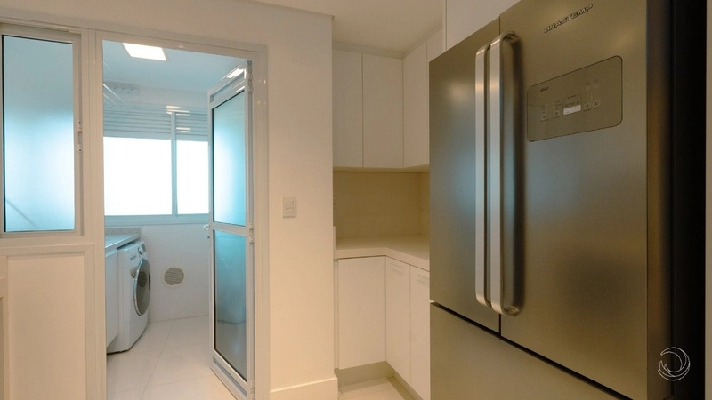 Apartamento na Agronômica com 3 dormitórios, sendo 1 suíte e 2 vagas: 5ª foto da galeria de imagens do imóvel