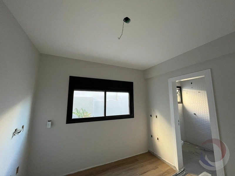 Casa residencial na Agronômica com 3dormitórios sendo 3 suítes 5 vagas: 6ª foto da galeria de imagens do imóvel