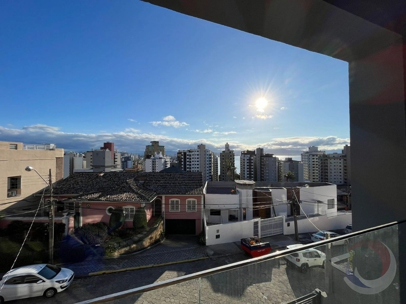 Casa residencial na Agronômica com 3dormitórios sendo 3 suítes 5 vagas: 5ª foto da galeria de imagens do imóvel