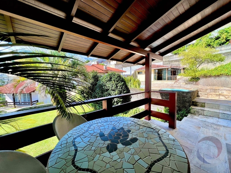 Casa no Itaguaçu com 4 dormitórios 2 suítes e 2 vagas - 258m²: 6ª foto da galeria de imagens do imóvel