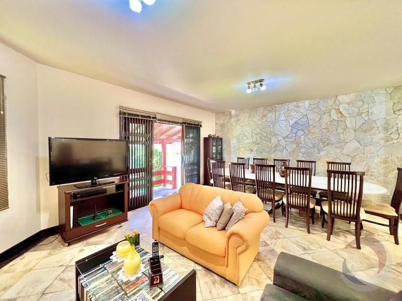 Casa no Itaguaçu com 4 dormitórios 2 suítes e 2 vagas - 258m²: 3ª foto da galeria de imagens do imóvel
