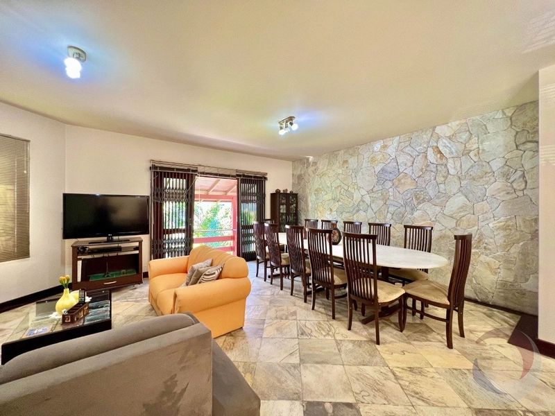Casa no Itaguaçu com 4 dormitórios 2 suítes e 2 vagas - 258m²: 7ª foto da galeria de imagens do imóvel
