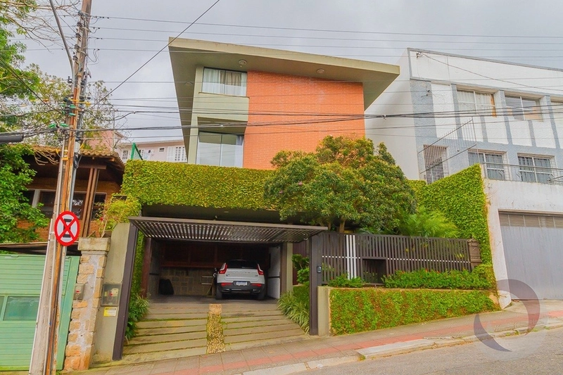 Casa na residencial ou Comercial na Agronômica 184m²: 1ª foto da galeria de imagens do imóvel