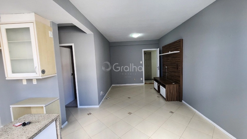 Apartamento no Centro com 2 dormitórios e 1 vaga - 61m²: 2ª foto da galeria de imagens do imóvel