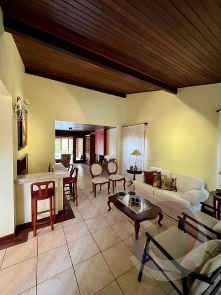 Casa em Jurere Internacional com 3 dormitórios 1 suíte vagas: 2ª foto da galeria de imagens do imóvel