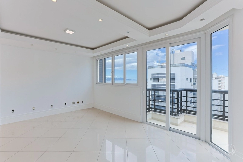 Cobertura no Centro com 3 dormitórios 2 suíte e 3 vagas - 237m²: 6ª foto da galeria de imagens do imóvel
