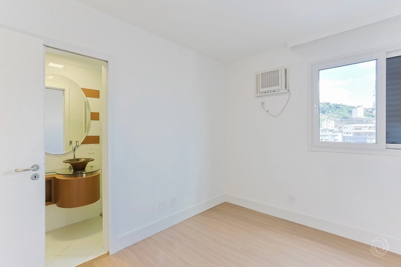Cobertura no Centro com 3 dormitórios 2 suíte e 3 vagas - 237m²: 24ª foto da galeria de imagens do imóvel